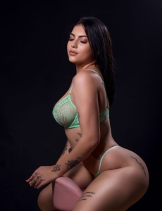 Samantha colombiana en benidorm super implicada salidas
